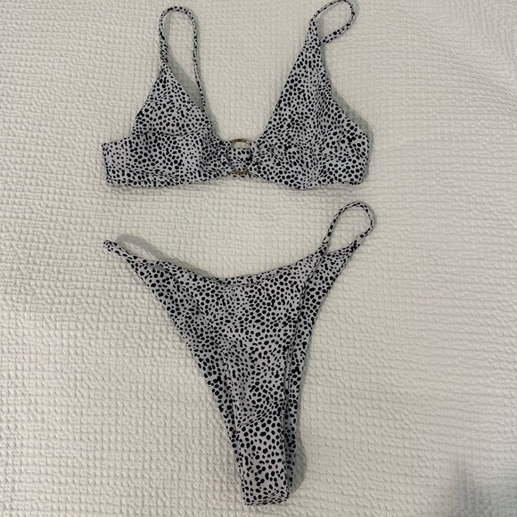 BIKINI SET 🧚🏻 - Picture 1 of 2